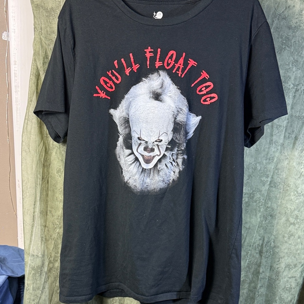 Men's Black Graphic Tee with Horror Print “IT”just in time for Halloween